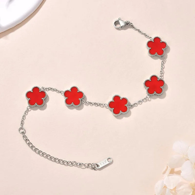 Lucky Clover Women's Hand bracelet