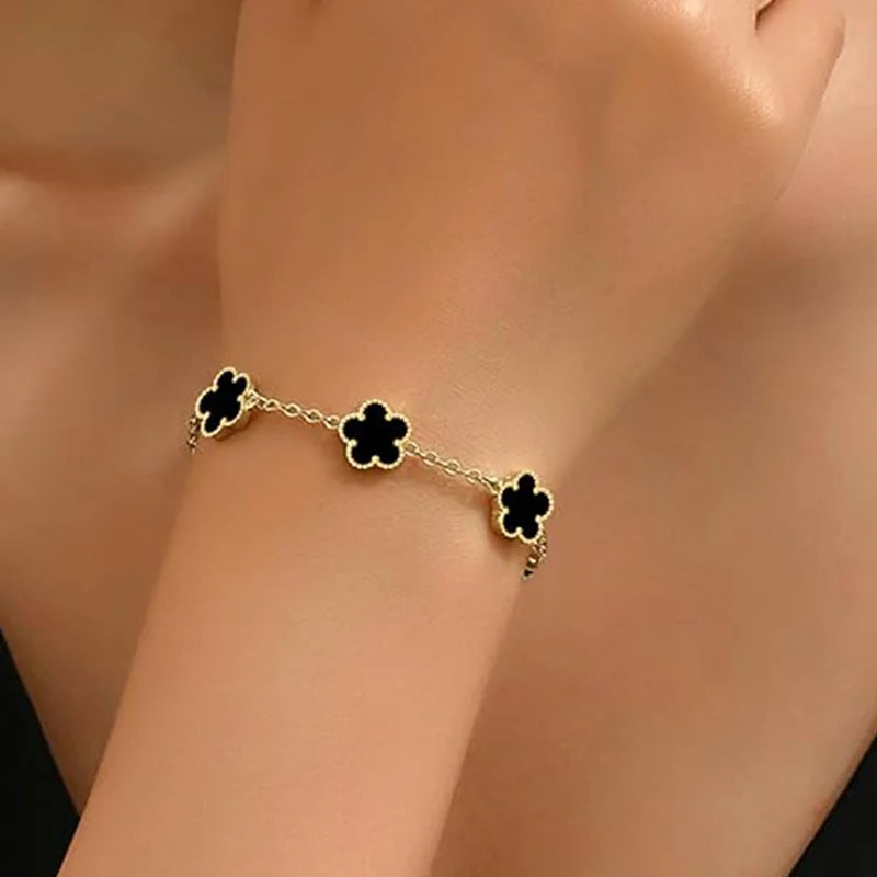 Lucky Clover Women's Hand bracelet